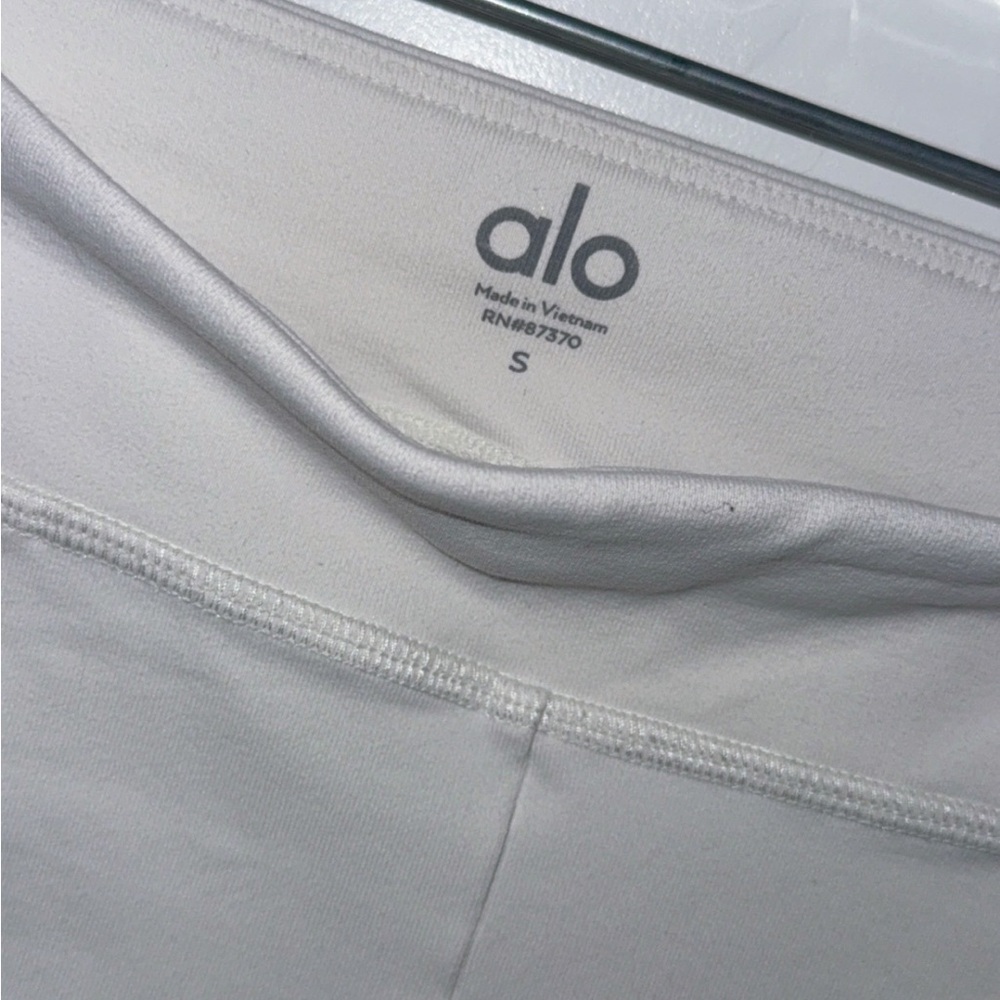 ALO YOGA Airbrush High-Waist Flutter Legging split hem white Size Small - Picture 12 of 16